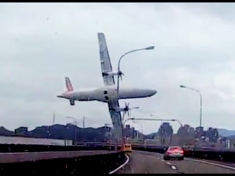 TAIPEI, 4 February 2015: Plane Crashes Into River